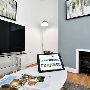 Xclusive Living Near Airport & Nec, The Whitecroft Sheldon (West Midlands)