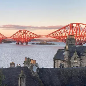 Forth Reflections Self Catering Holiday home
